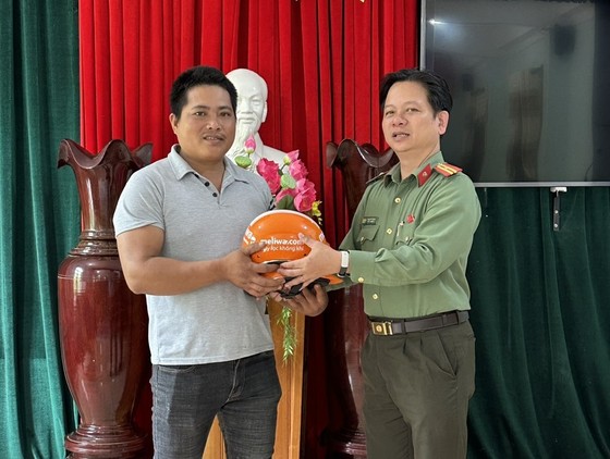 Thanh niên dũng cảm cứu 4 người trong gia đình bị đuối nước ảnh 1