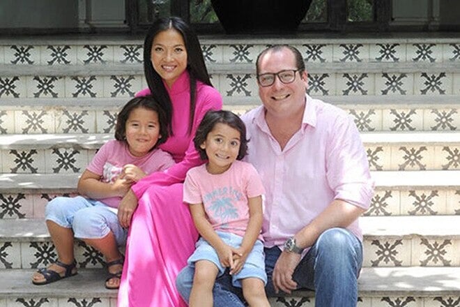 Vietnamese celebrity's Western husband: He gave her 5 billion VND to make a music video and indulged her acting career - 4