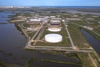 OPEC+ cắt giảm sản lượng dầu: 'Món quà' dành cho Tổng thống Mỹ?