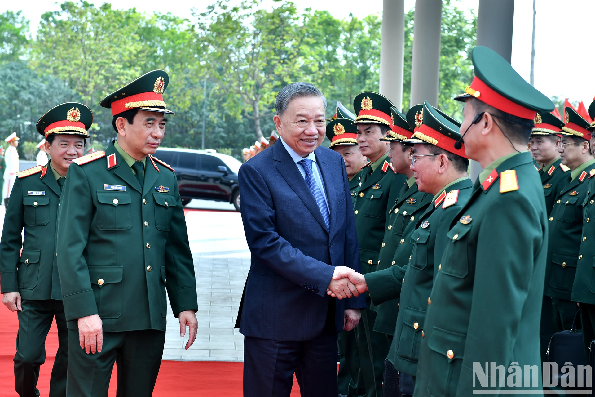 [Foto] Generalsekretär To Lam besucht und arbeitet im Vietnam Military History Museum Foto 1