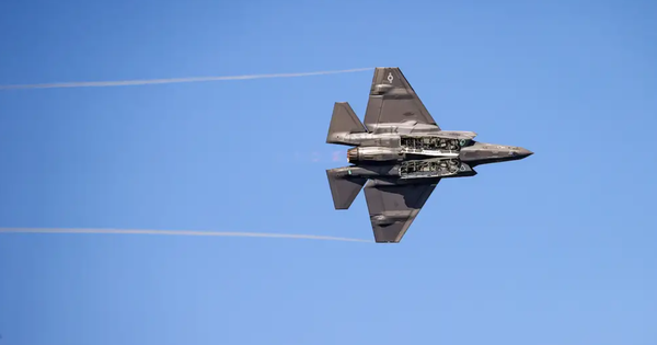 미 해병대, F-35 전투기 격추 후 911에 도움 요청