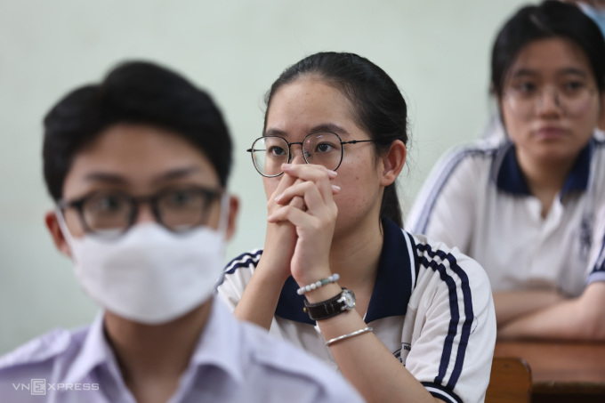 Candidatos que toman el examen de graduación de secundaria este año en la ciudad de Ho Chi Minh. Foto: Quynh Tran