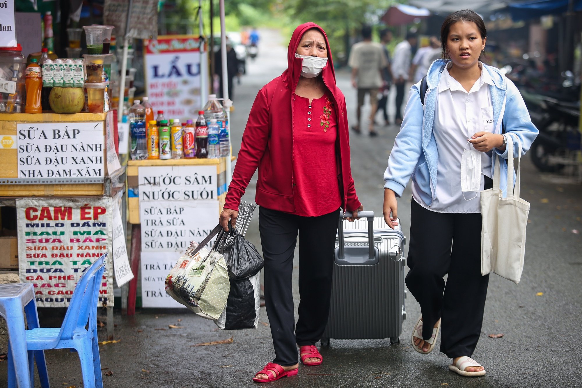 Cơm sinh viên: 'Ăn qua loa rồi vùi đầu học hành, làm thêm là sai lầm' - Ảnh 2.