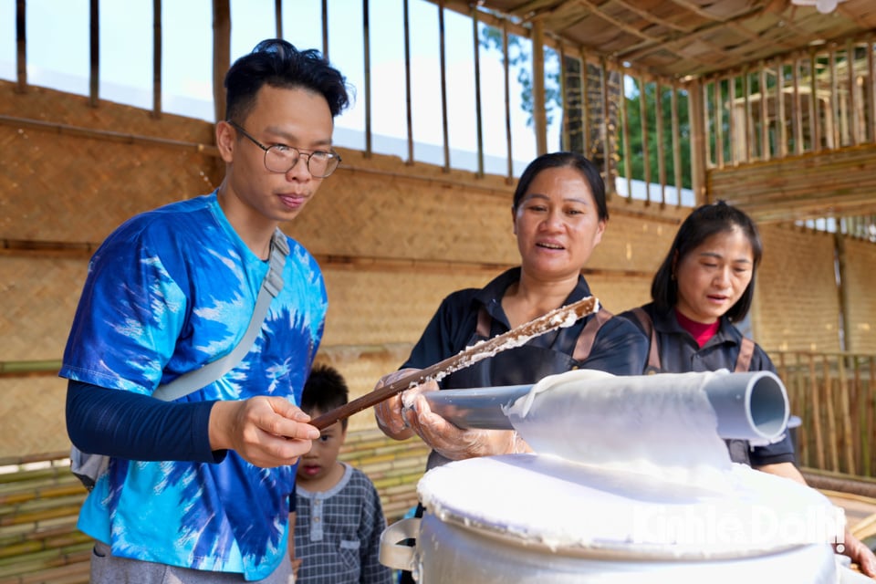 Hanoi Food Culture Festival 2024: Verkehrsstaus wegen Tausender Menschen, die zum Festival kommen - Foto 18