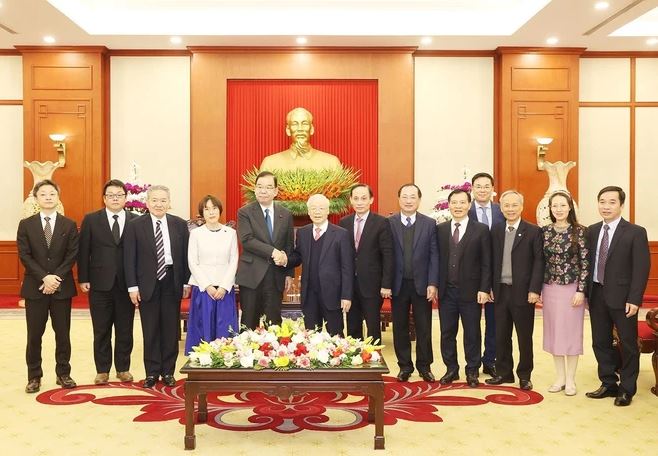 Le secrétaire général Nguyen Phu Trong a souligné la tradition de solidarité et d'amitié entre le Parti communiste japonais et le Parti communiste vietnamien, bâtie au cours des années de lutte révolutionnaire. Photo : VNA