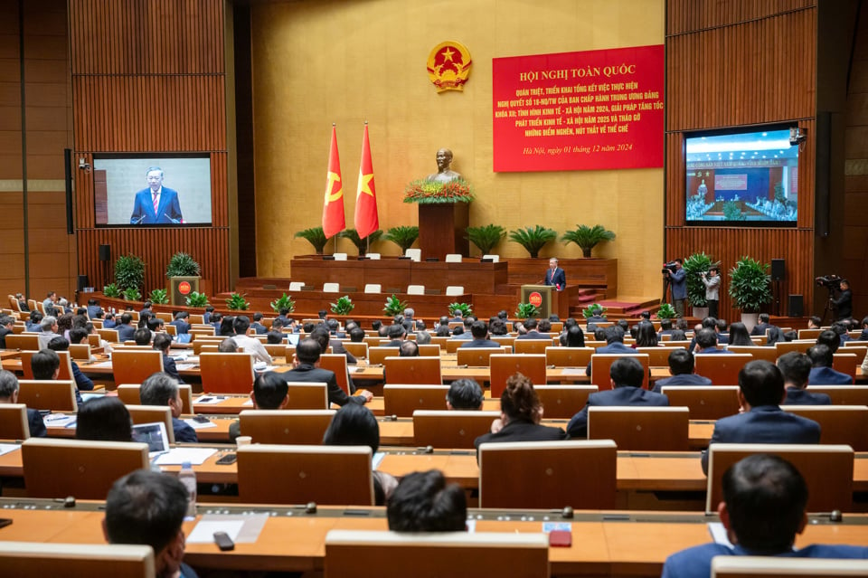 Escena de conferencia en el puente Dien Hong Hall. Foto: Quochoi.vn