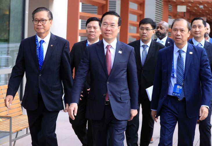 President Vo Van Thuong visits Stanford University