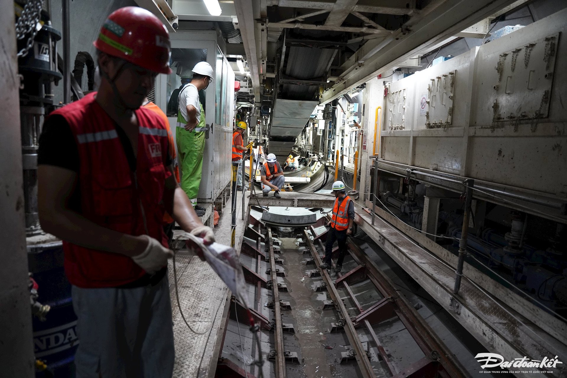 Después de que la TBM 1 excavó 240 m, la segunda TBM recibió el nombre