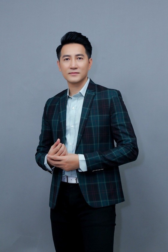 Ca sĩ Nguyễn Phi Hùng ảnh 3
