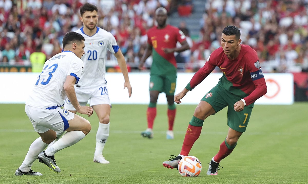 Ronaldo tịt ngòi trong ngày Bồ Đào Nha thắng đậm