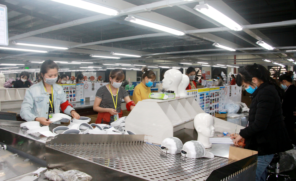 Producing hats for export at Weitai Ha Long Textile and Garment Company Limited. Photo: Manh Truong