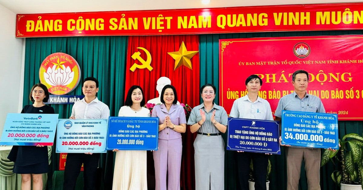 El Frente Provincial de Khanh Hoa recibe 9.800 millones de dongs para ayudar a la población del norte a superar los desastres naturales.