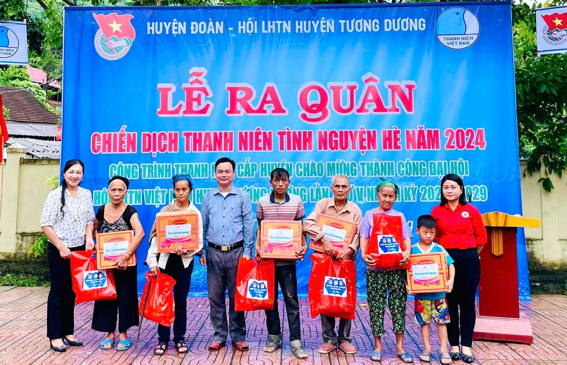 Des chiffres et des images impressionnants de jeunes de Nghe An lançant la campagne de bénévolat d'été, photo 3