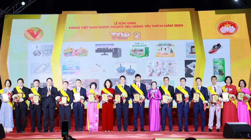 Hong Ha Frog Notebook is in the Top 2 Vietnamese Products Loved by Consumers in 2024