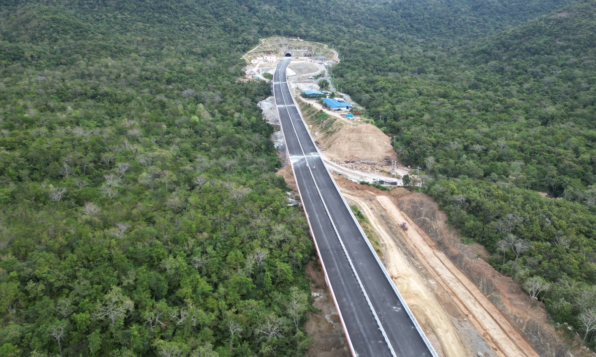 Cobrar tarifas por el uso de autopistas en las que invierte el Estado “es apropiado”