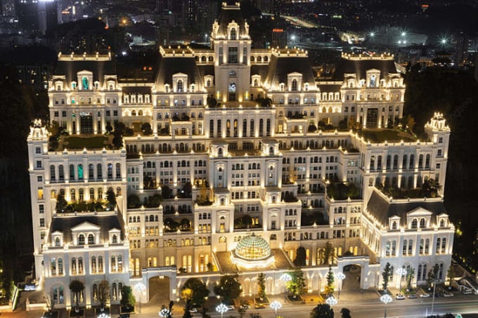 Casa Blanca de Guiyang por la noche. Foto: OC