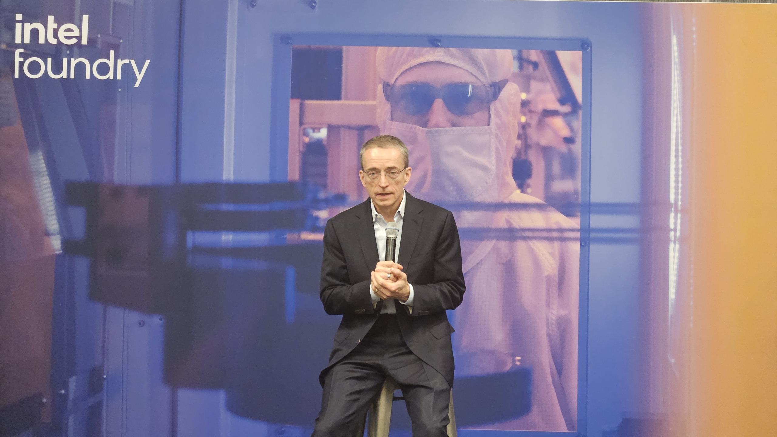 CEO Intel Pat Gelsinger bất ngờ từ chức- Ảnh 1.