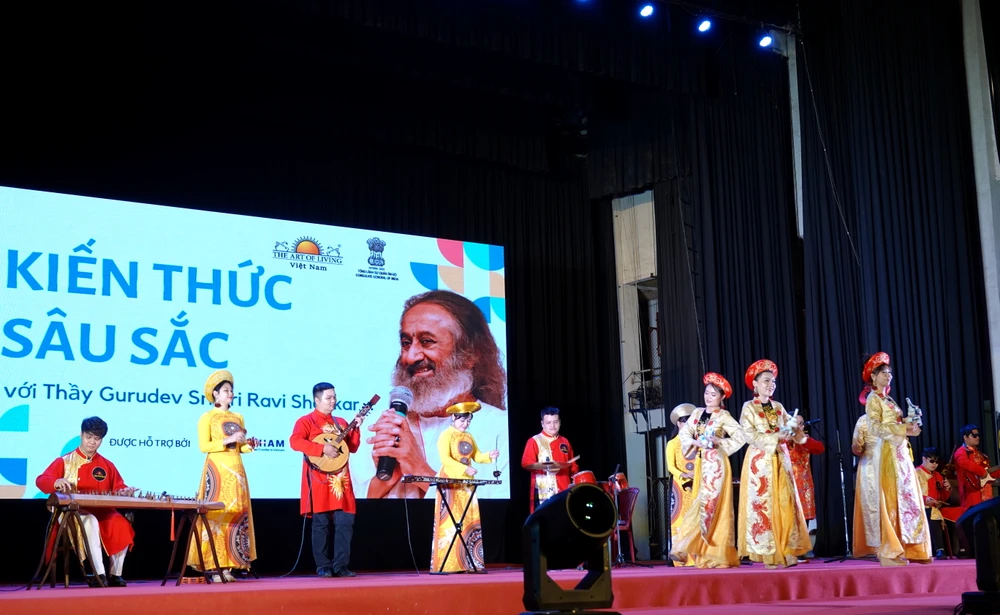 Nha nhac cung dinh Hue - Luu thuy - Binh ban - Kim tien.JPG