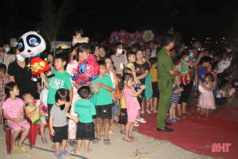 Highlights of the sea tourism festival in Cuong Gian commune