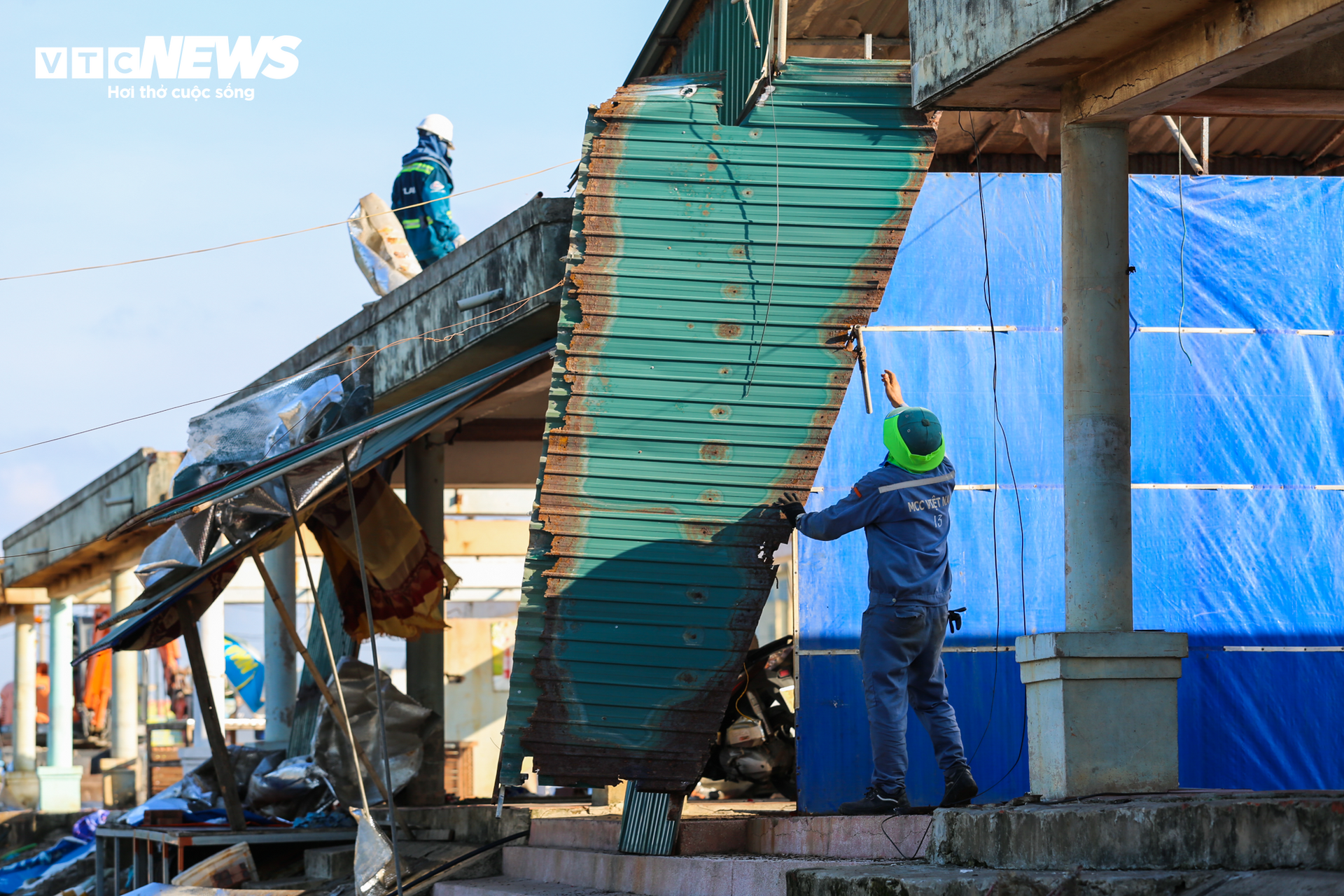 Reißen Sie fast 50 Kioske ab, die den schönsten Strand in Ha Tinh blockieren - 4