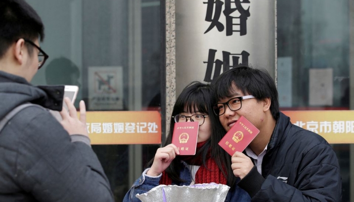 Marriages in China fall to historic low