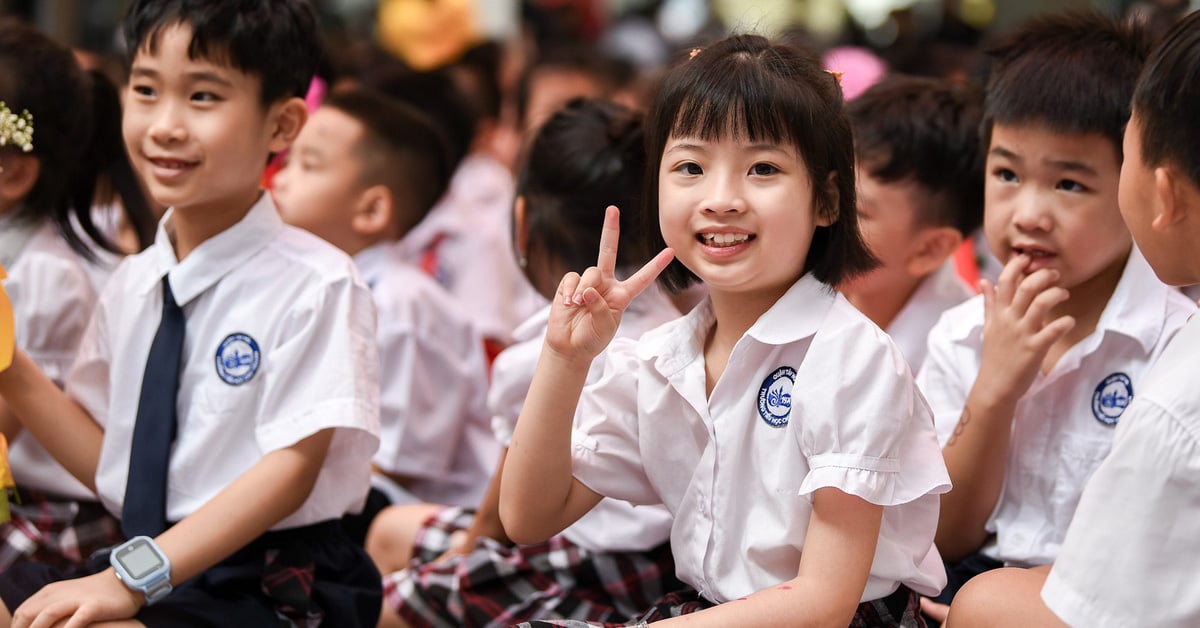 Bộ đề nghị làm lễ khai giảng gọn nhẹ, hát quốc ca không dùng bản nhạc có sẵn lời