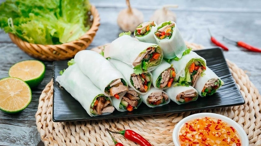 Đặc sản phở cuốn Hà Nội