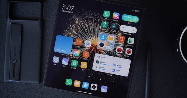 Xiaomi Mix Fold 3 và Redmi K60 Ultra thắng lớn khi vừa lên kệ