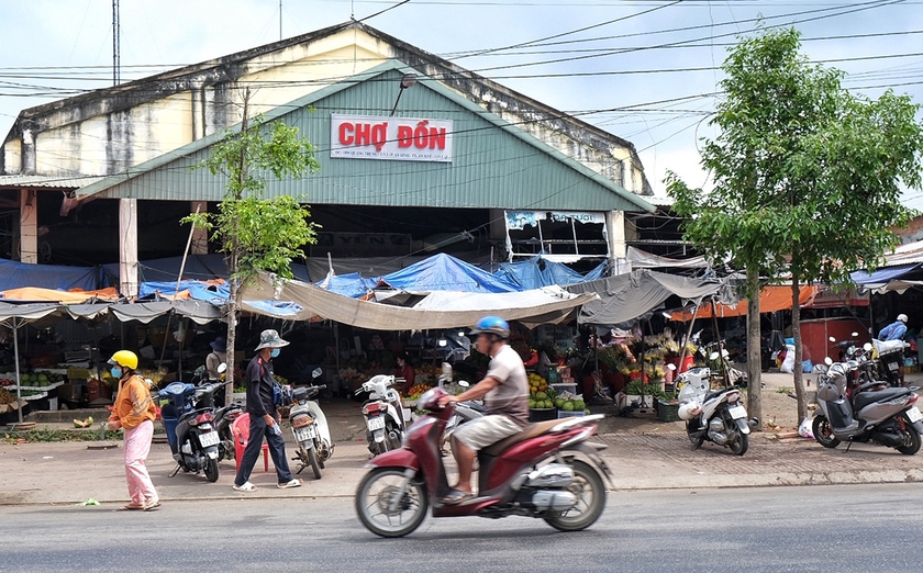 Hundred years of Don market photo 1