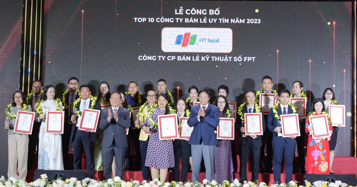 FPT Retail vinh danh “Top 10 Công ty Bán lẻ uy tín” lần thứ 7 liên tiếp