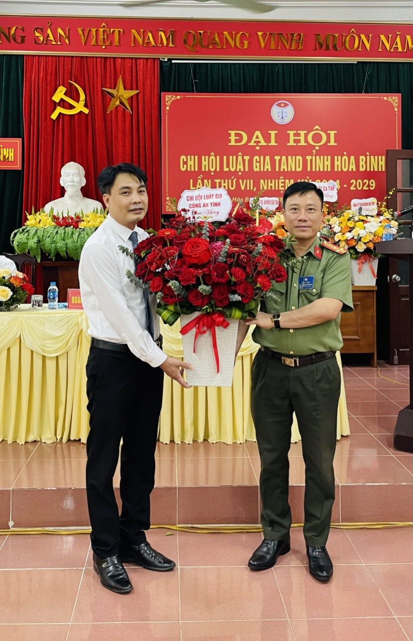 Événement - Congrès de l'Association des avocats du tribunal populaire de la province de Hoa Binh, mandat 2024-2029 (Image 4).