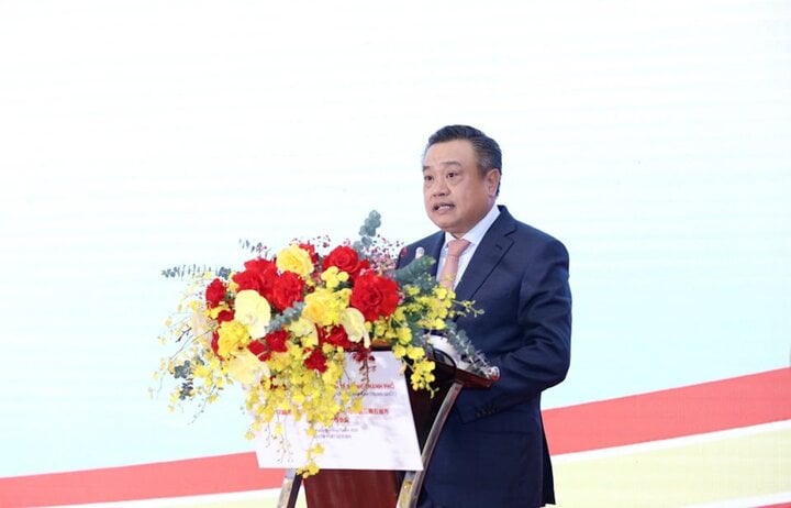 El presidente del Comité Popular de Hanoi, Tran Sy Thanh, pronunció el discurso de clausura de la Conferencia.