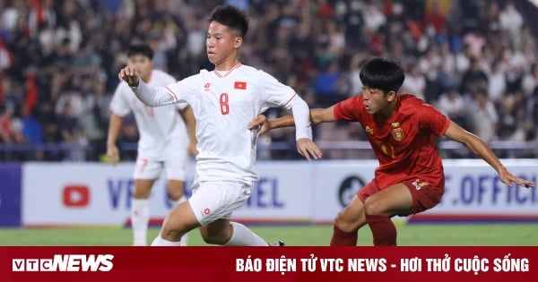 Live football U17 Vietnam 2-0 U17 Myanmar: Gia Bao scores