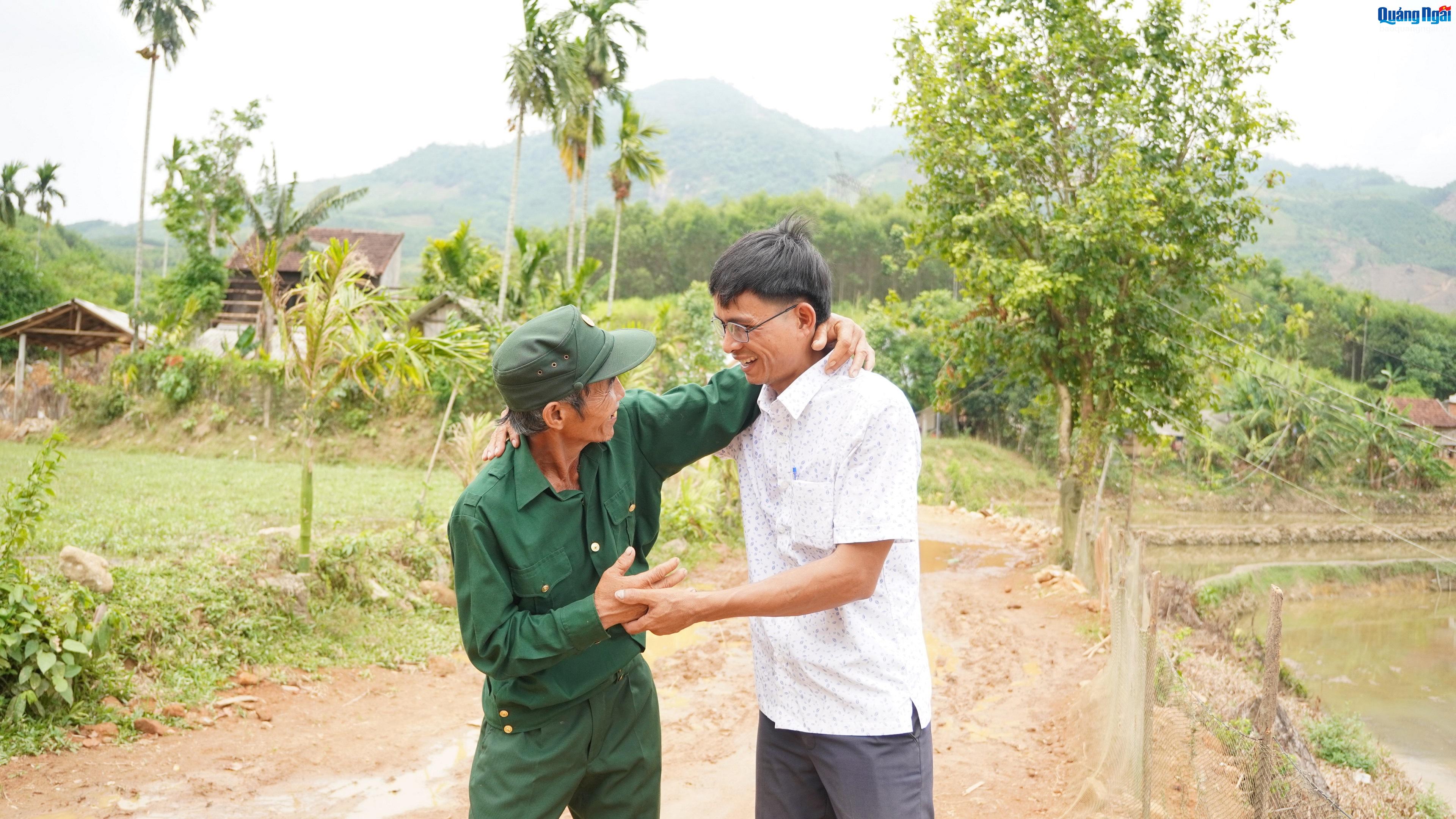 Mr. Dinh Van Trun and old man Dinh Van Duoi.