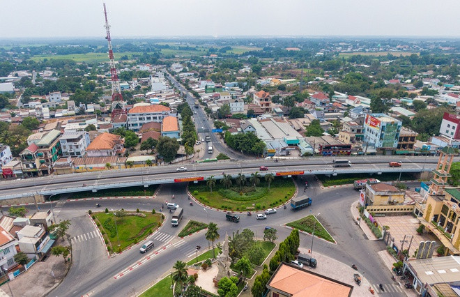 ¿Qué distrito de Ciudad Ho Chi Minh está más cerca de Camboya?