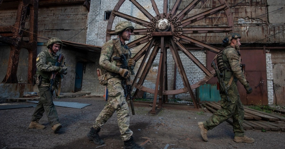 Ucrania confirma su retirada del bastión de Marinka