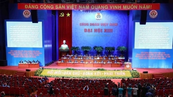 Phiên làm việc đầu tiên của Đại hội XIII Công đoàn Việt Nam