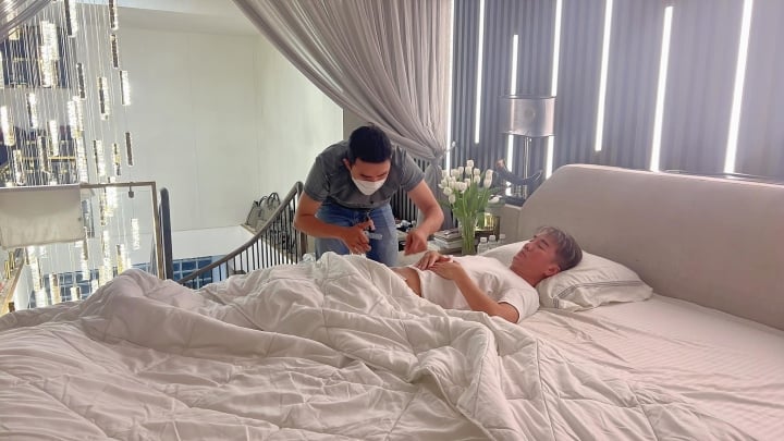 En convalescence chez lui, Dam Vinh Hung a dû « crier au ciel » et supplier le public pour cela - 1