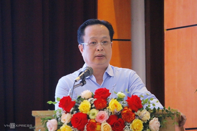 Giám đốc Sở Giáo dục và Đào tạo Trần Thế Cương tại Hội nghị ngày 16/5 về sơ kết một năm thực hiện chương trình giáo dục phổ thông mới với bậc THPT, sáng 16/5. Ảnh: Thanh Hằng