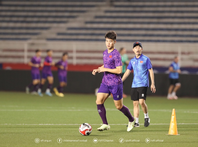 AFF Cup: Đội tuyển Việt Nam tập buổi đầu tiên ở Philippines, sẵn sàng giành 3 điểm- Ảnh 23.