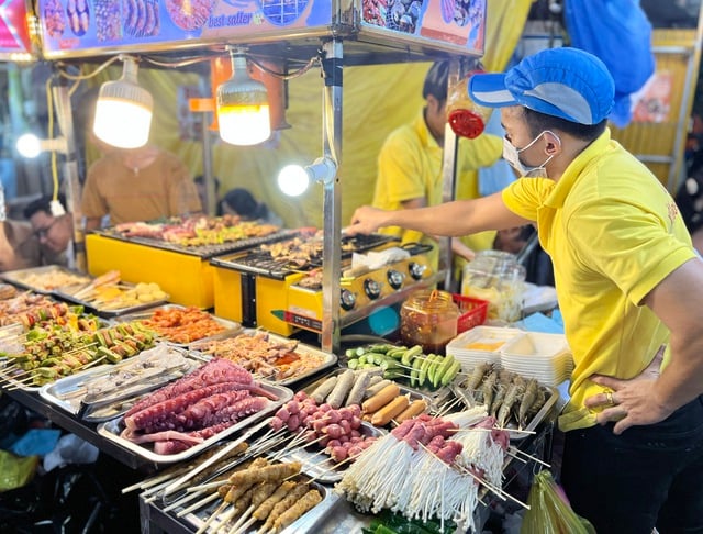 Discover street food with students ranked among the world's top experiences