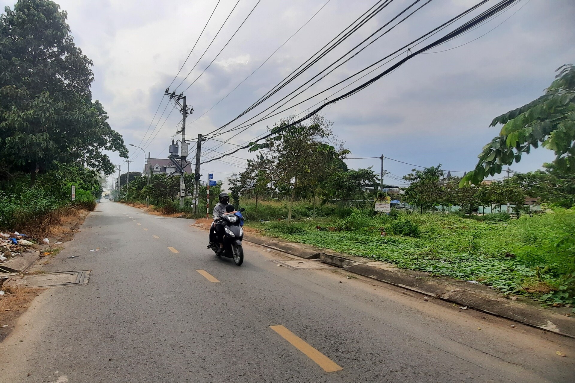 Ho Chi Minh-Ville a de nombreuses opinions contradictoires sur la publication de la nouvelle liste des prix des terrains, image 1