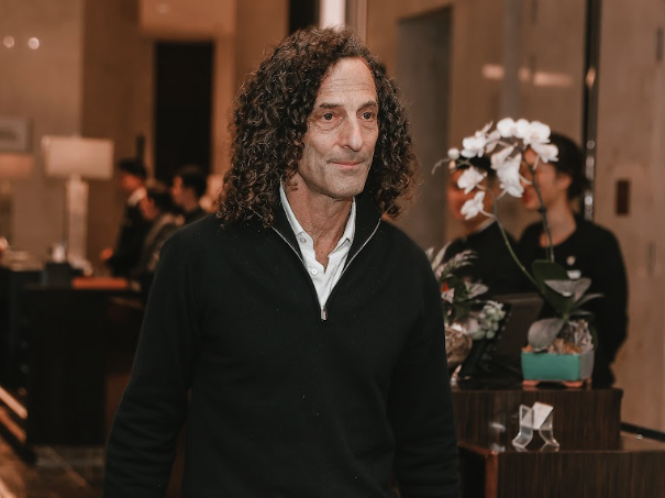 Kenny G tới Hà Nội, muốn thưởng thức món bún chả - Ảnh 4.