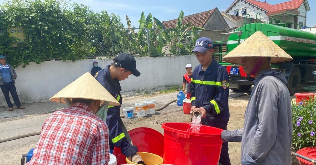 Mobilisation de véhicules spécialisés pour transporter l'eau domestique au service des populations