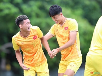 U23 Vietnam comfortable on the training ground, ready to play Malaysia