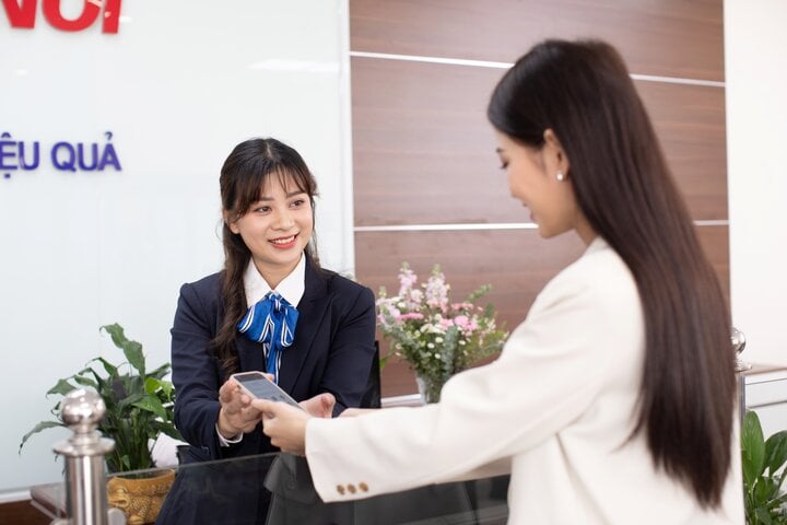 고객은 온라인 양식을 통해 중전압 전기 서비스의 혜택을 누릴 수 있습니다.