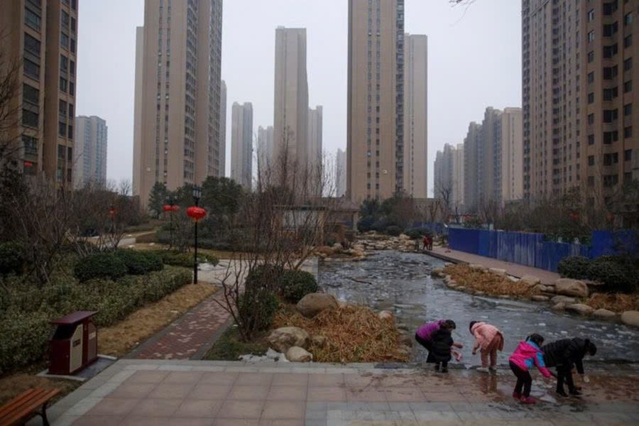 China to provide more financial support for “whitelisted” real estate projects