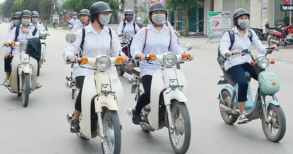 Los padres "respiran aliviados" y los estudiantes solo pueden conducir motos de menos de 50 cc si aprenden las técnicas de conducción segura