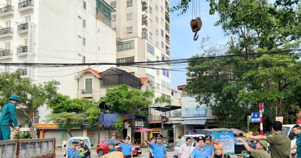 More than 300 inspectors direct traffic and ensure order during the campaign to clean up fallen trees.