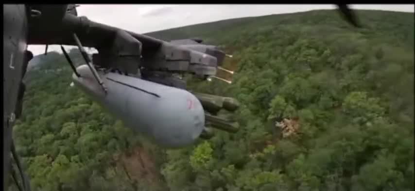 World - Russian Ka-52 pilot demonstrates skillful skills, dodging 2 Ukrainian missiles